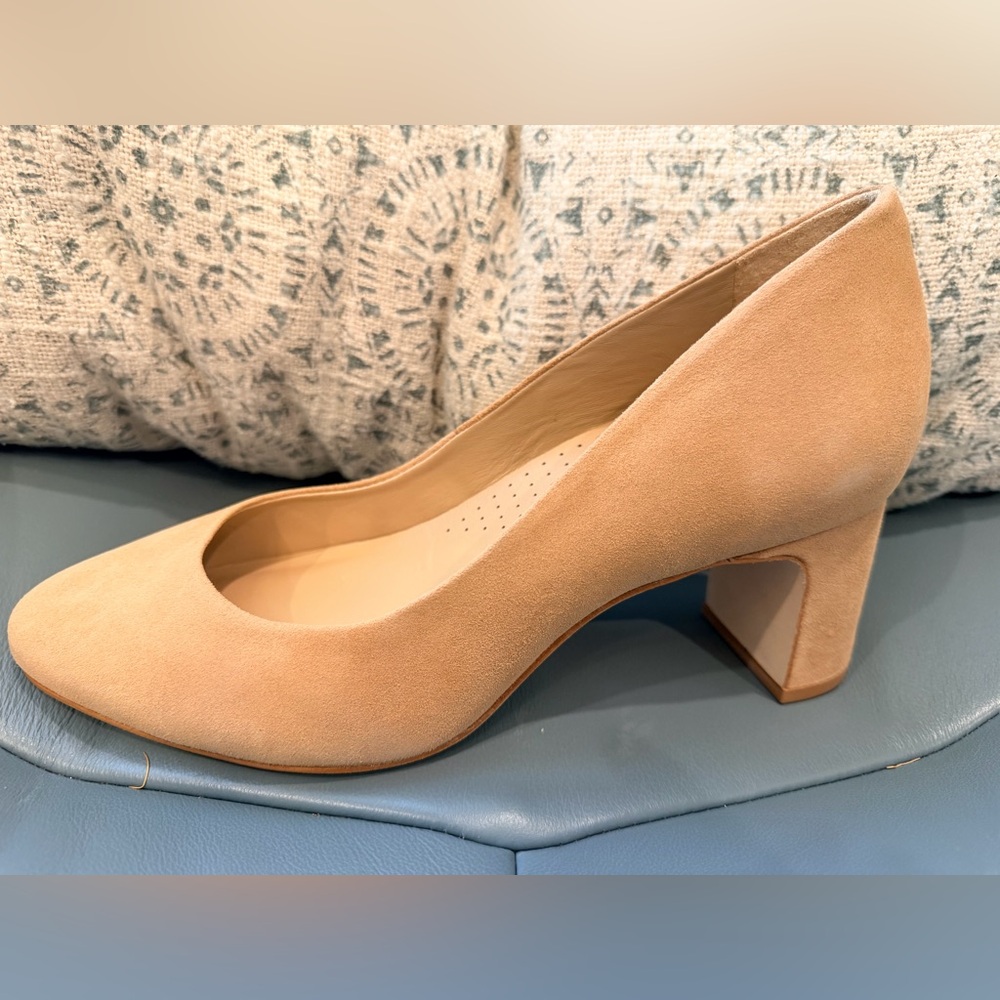 Elegant Tan Suede Women's Pumps